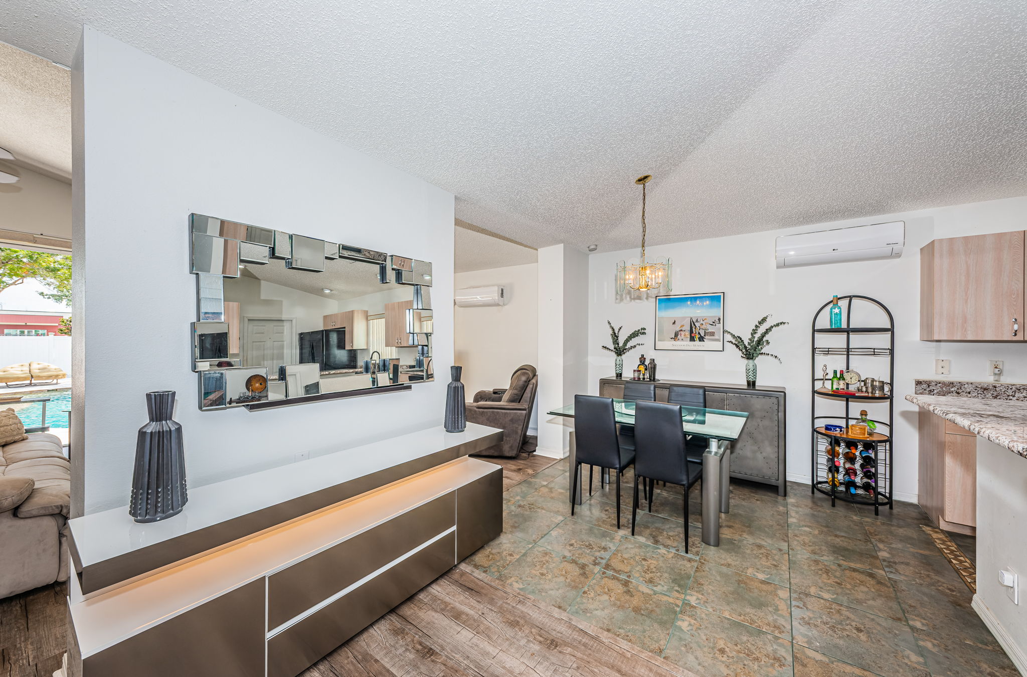 Dining Room 2-2
