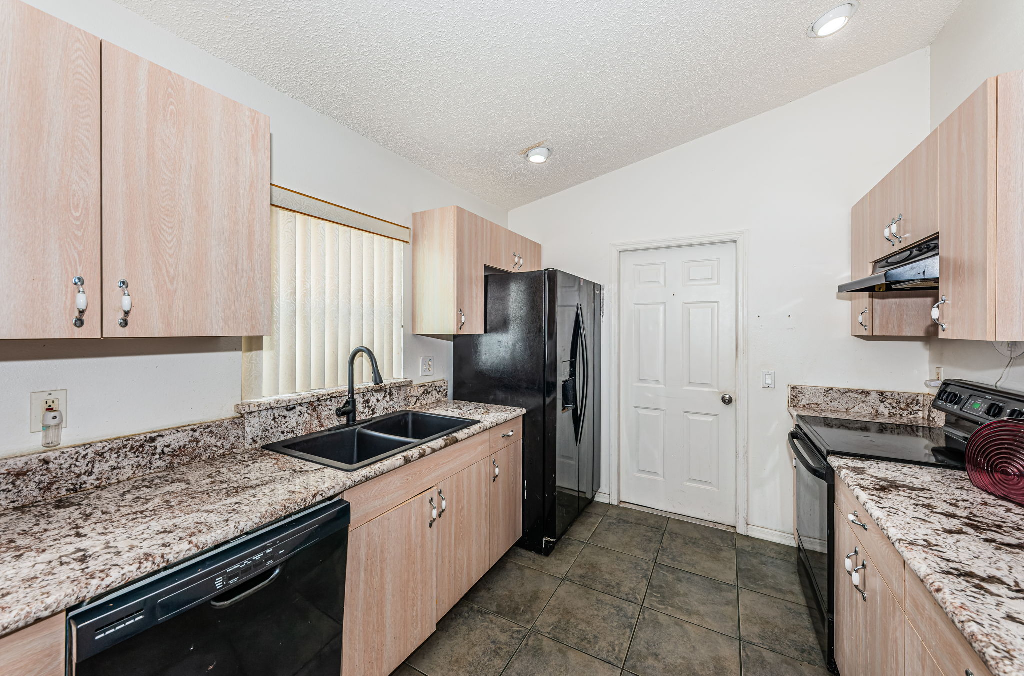 Kitchen 2-2