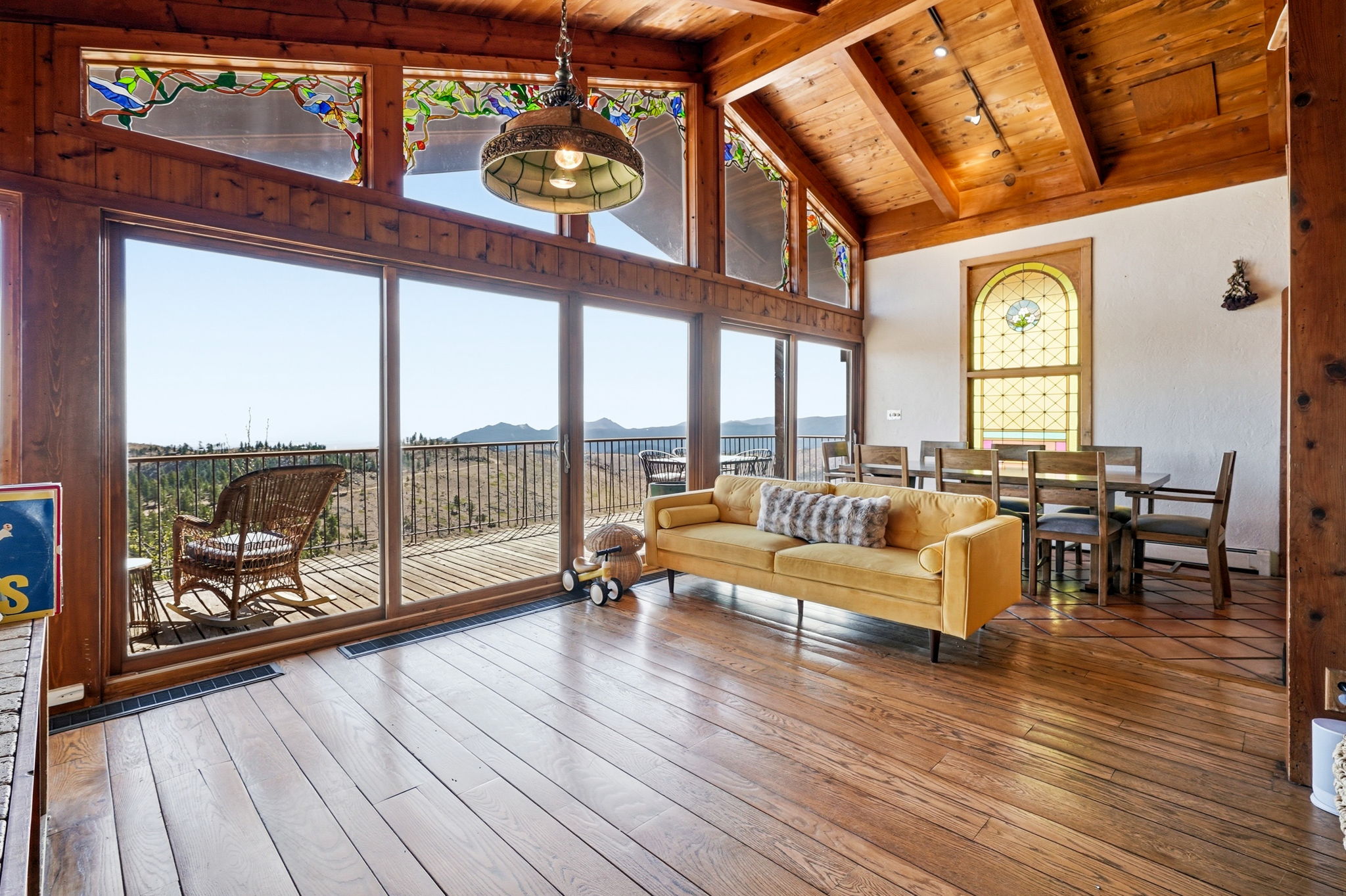  Photo 9