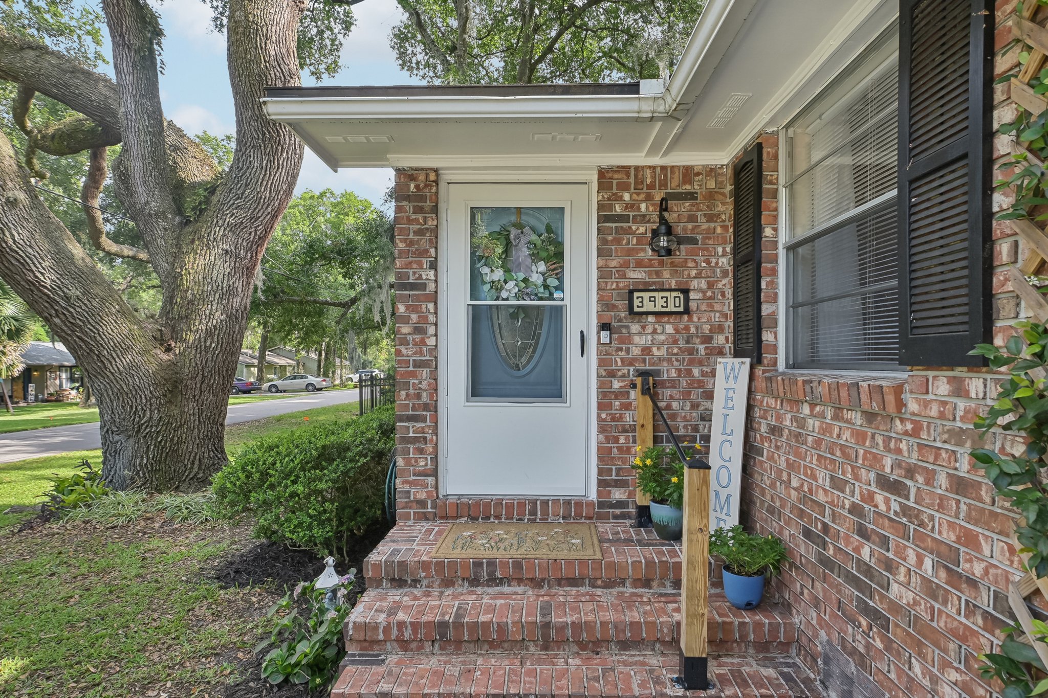 St Isabel Dr E-2805-007.jpg
