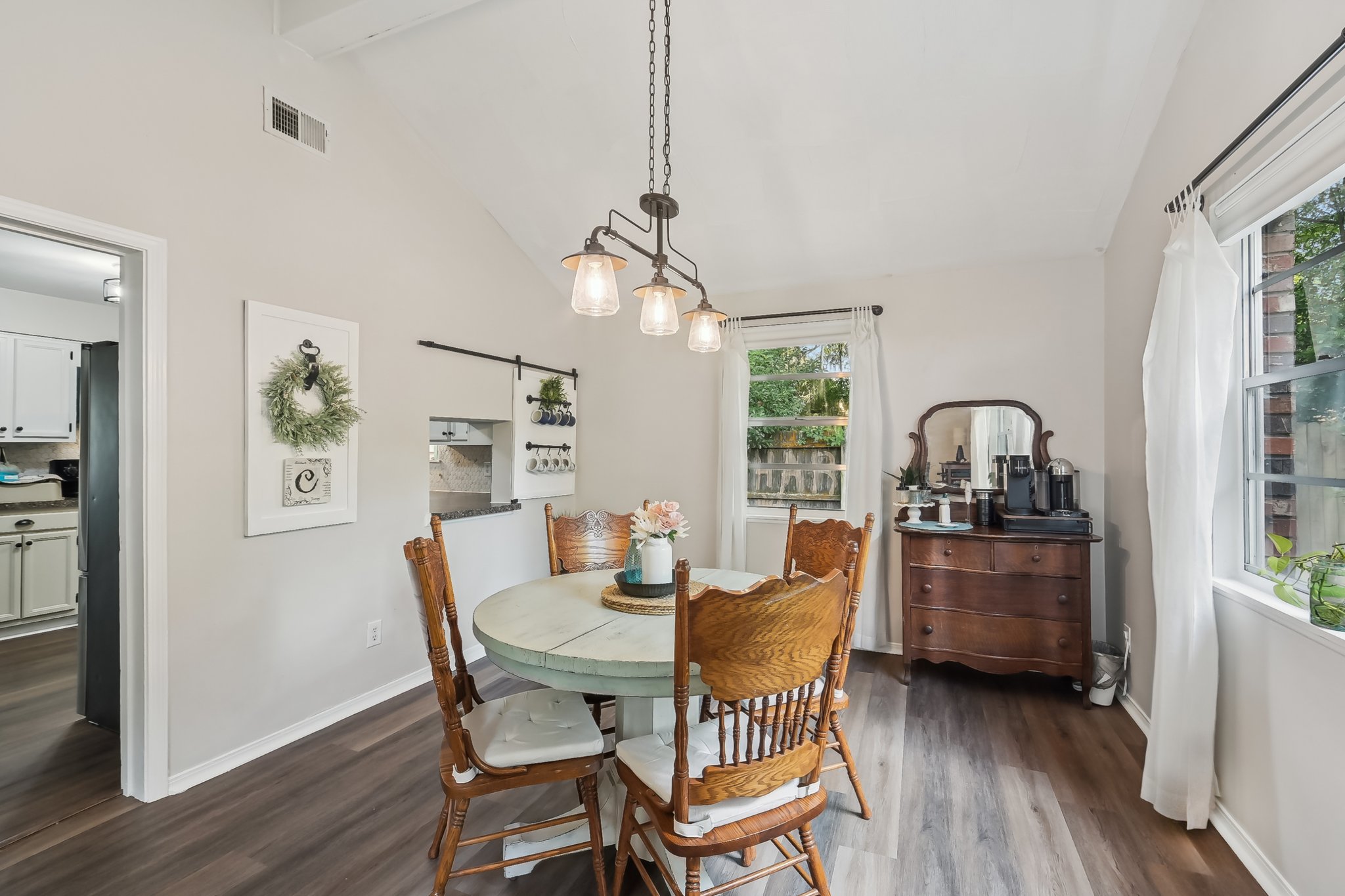 St Isabel Dr E-2805-013.jpg