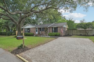 St Isabel Dr E-2805-002.jpg