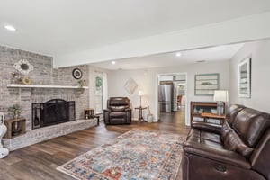 St Isabel Dr E-2805-009.jpg