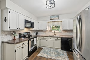 St Isabel Dr E-2805-016.jpg
