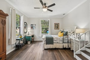 St Isabel Dr E-2805-022.jpg