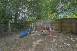 St Isabel Dr E-2805-031.jpg