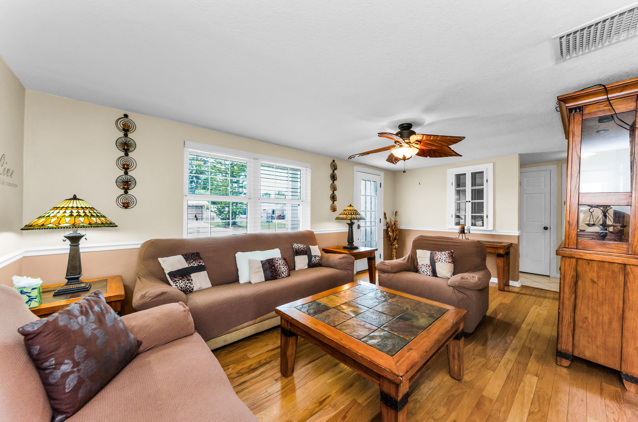 Living Room 4