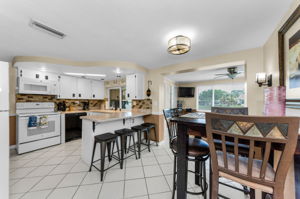 Kitchen Eat-In 1