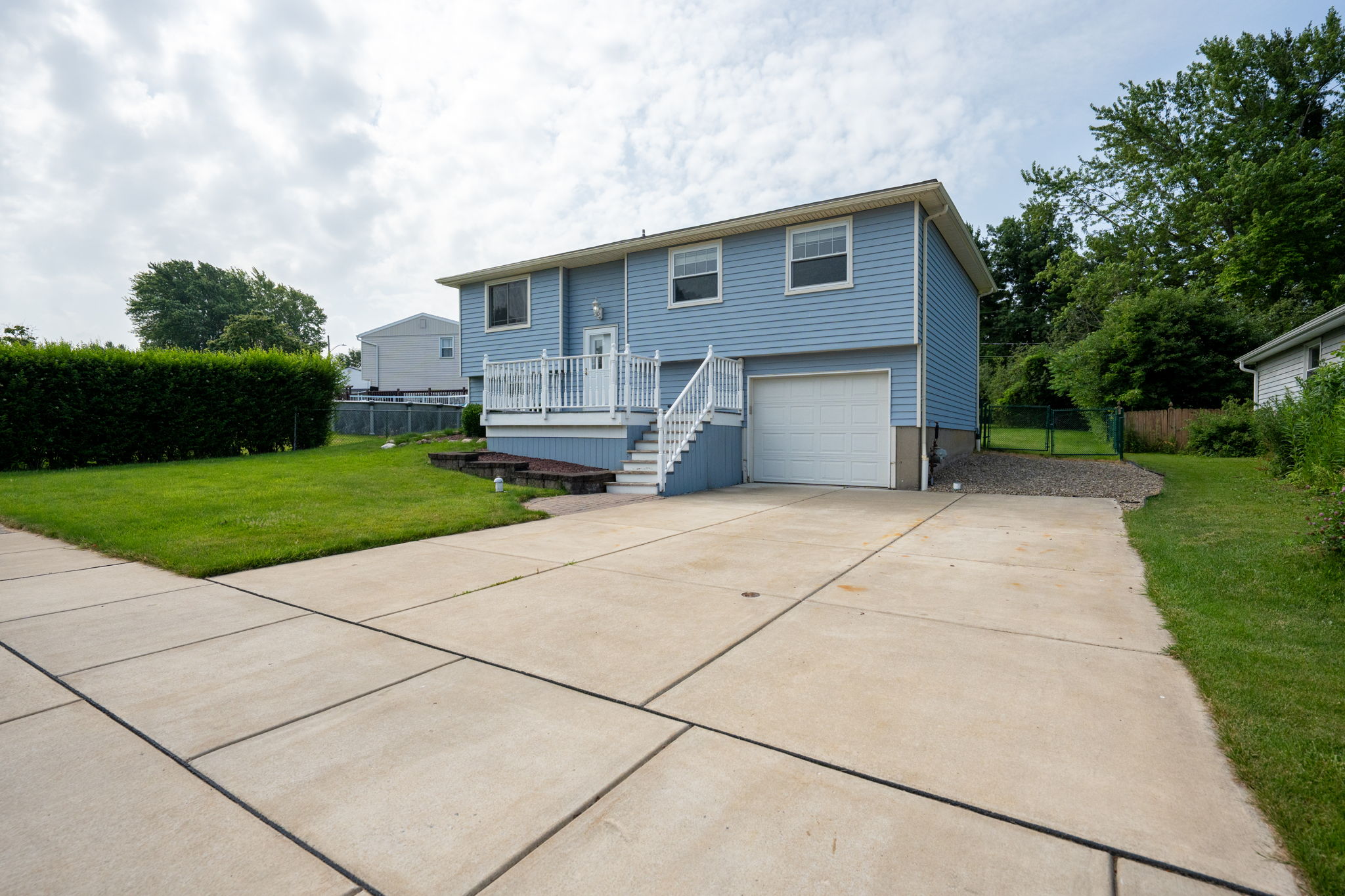  Photo 4