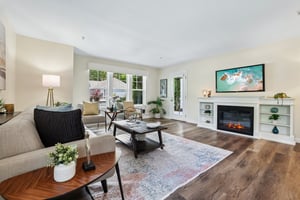 This one bedroom one bathroom delight condo has been renovated for your enjoyment!