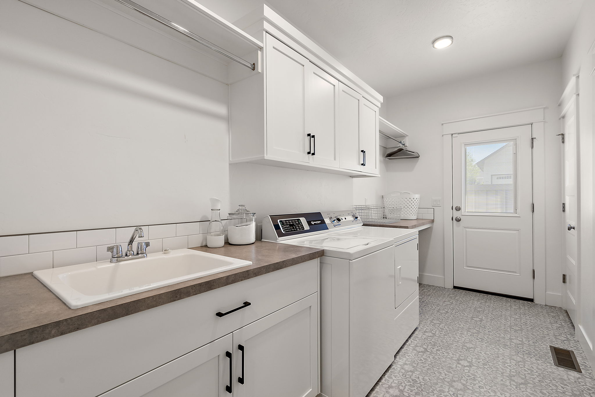 Utility Room w/Sink, Storage & Counters