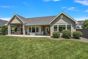 MATURE LANDSCAPING