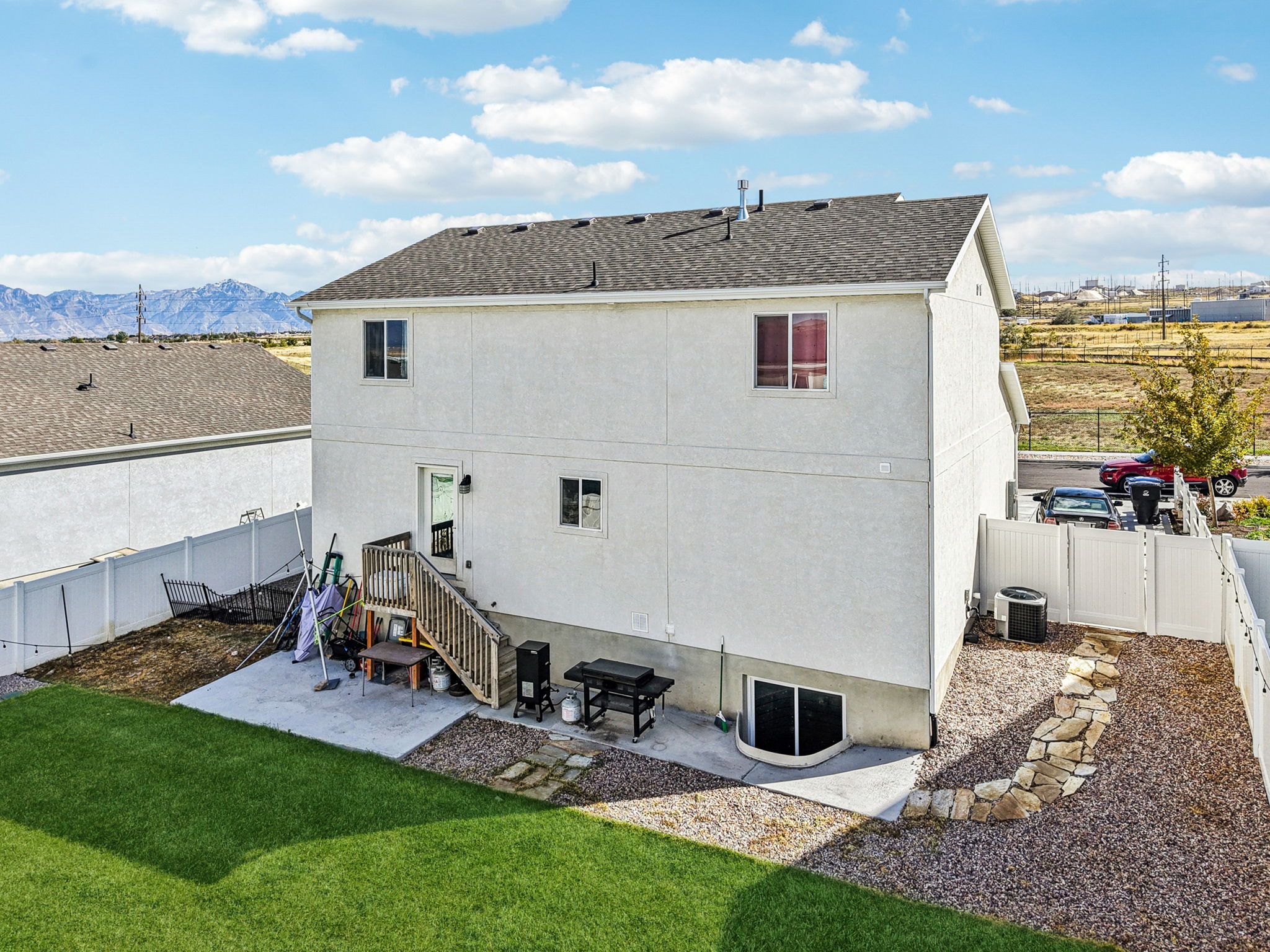 S Sennie Dr-L1110-042