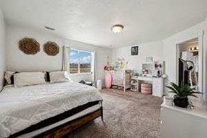 S Sennie Dr-L1110-024
