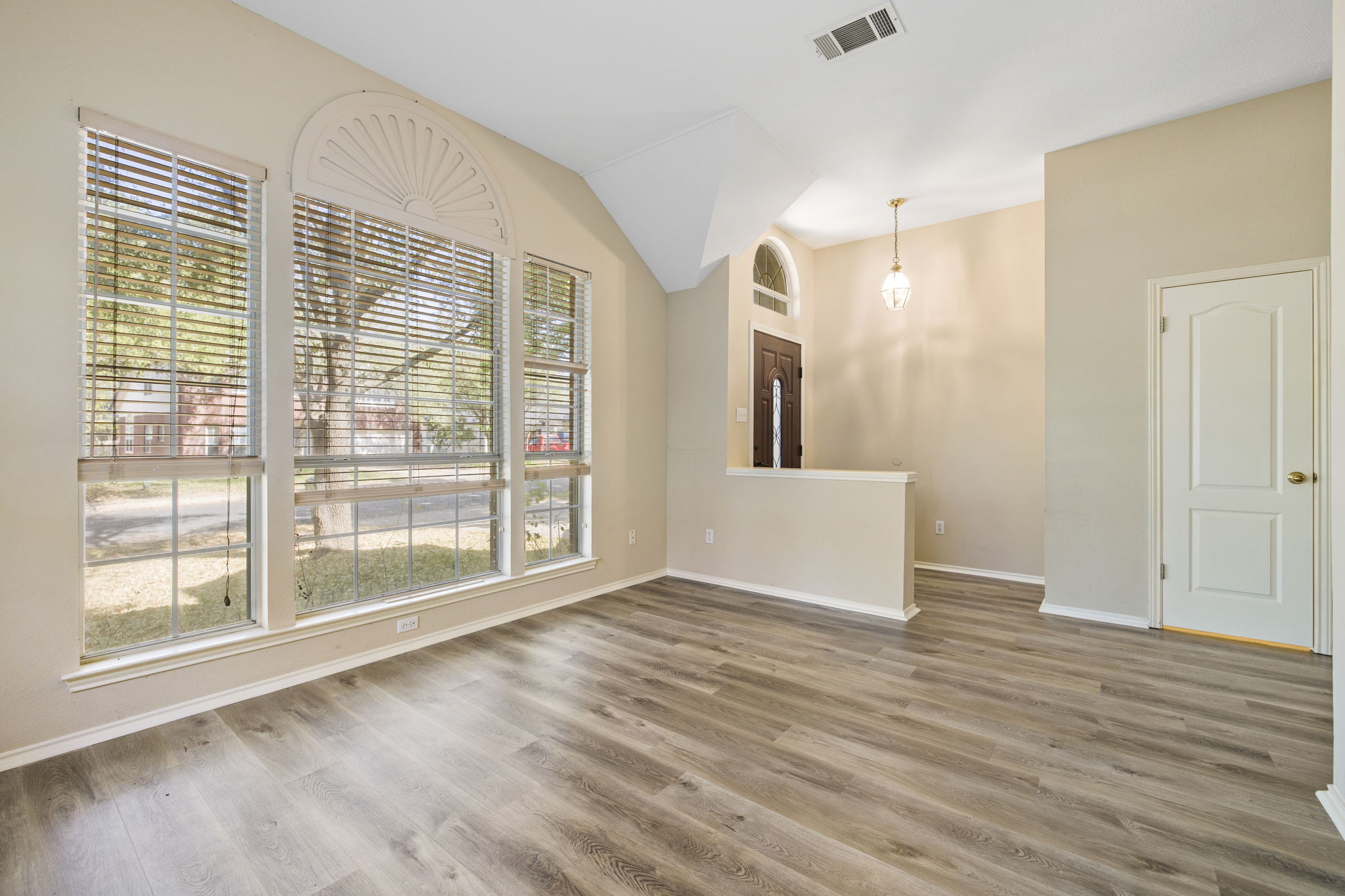 3937 Kristencreek Ln, Round Rock, TX 78681, USA Photo 5