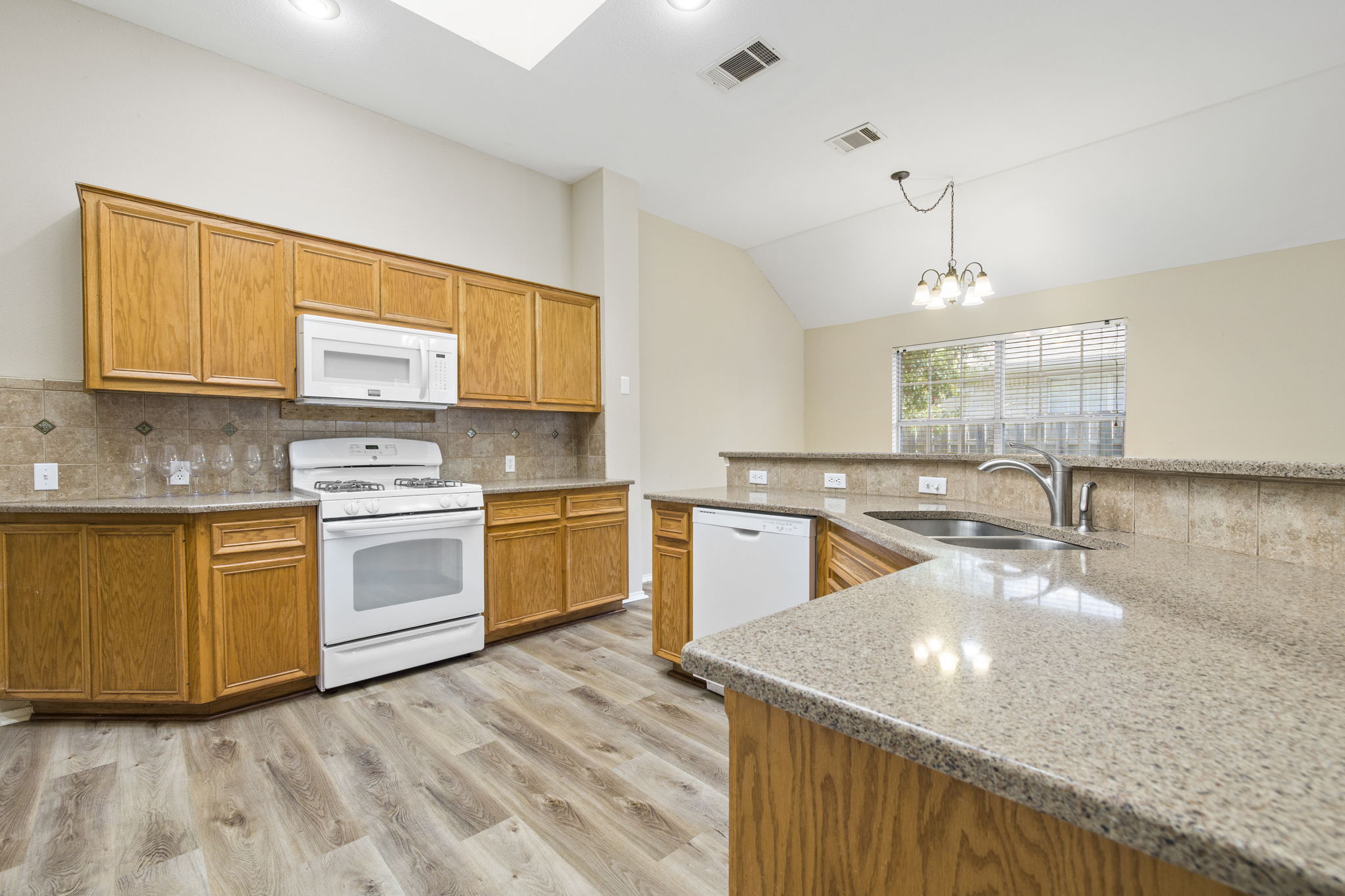 3937 Kristencreek Ln, Round Rock, TX 78681, USA Photo 8