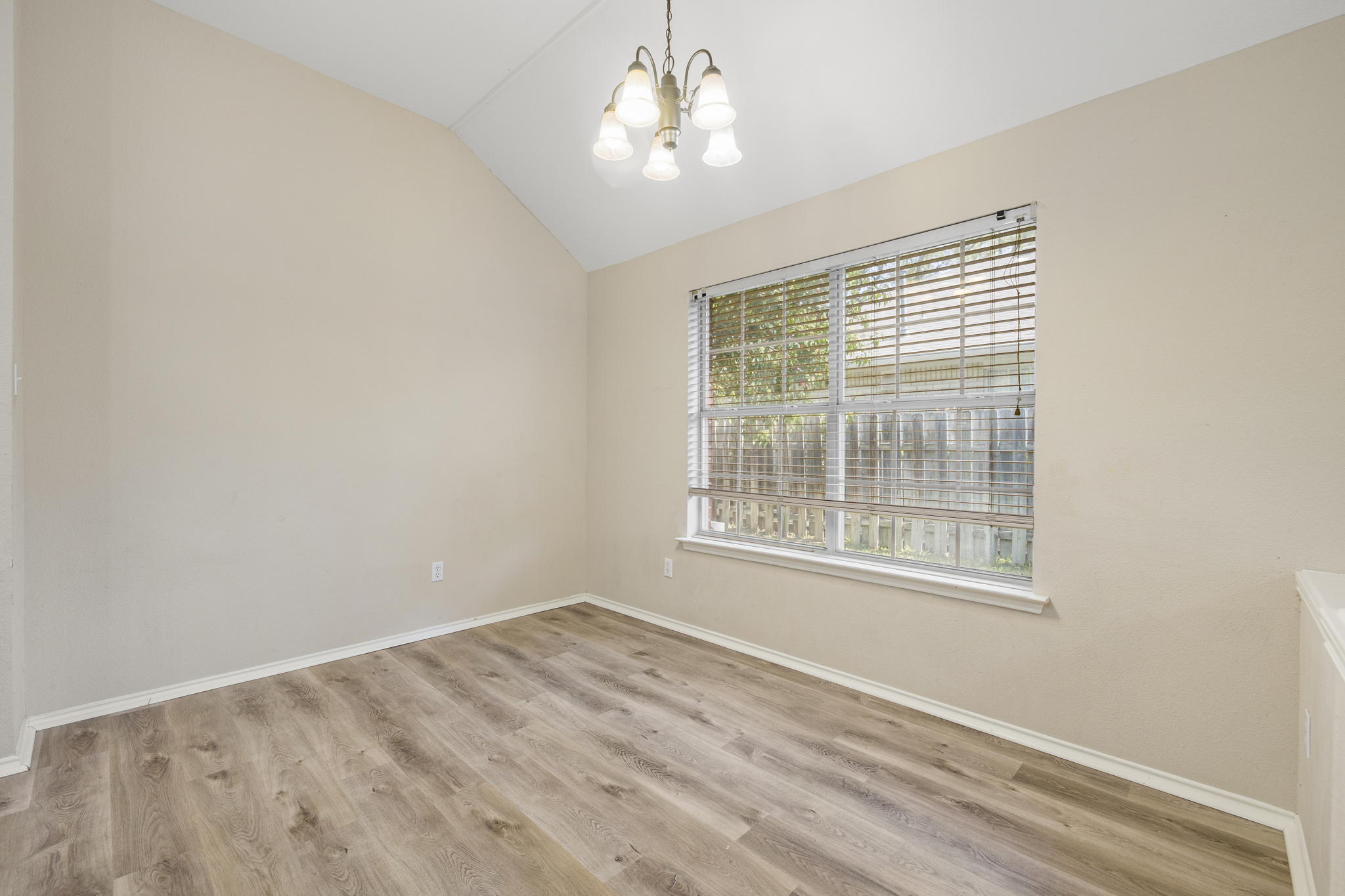 3937 Kristencreek Ln, Round Rock, TX 78681, USA Photo 10