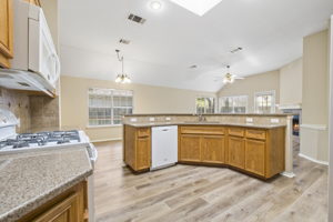 3937 Kristencreek Ln, Round Rock, TX 78681, USA Photo 6