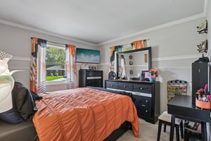 owners bedroom - chair rail detail and crown molding