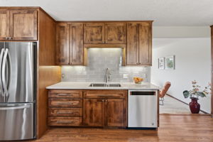 Quartz, Tile backsplash