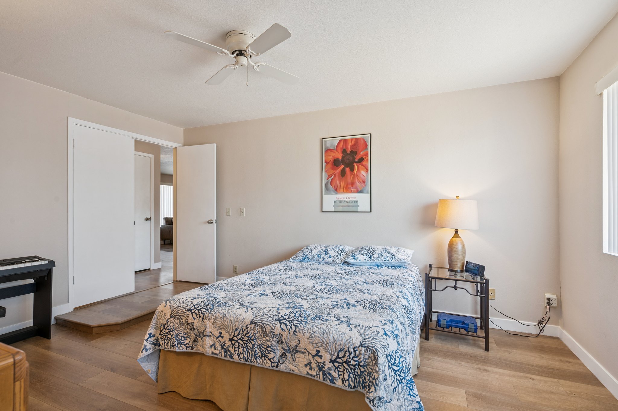 3937 W Sweetwater Ave - 017.jpg