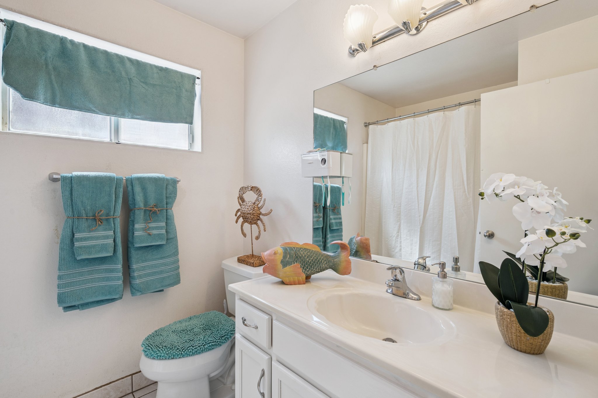 3937 W Sweetwater Ave - 021.jpg