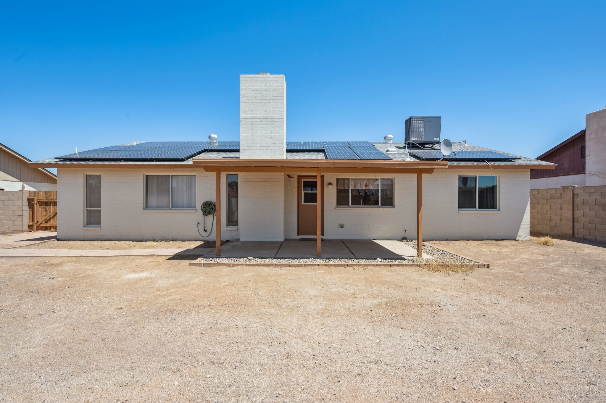 3937 W Sweetwater Ave - 024.jpg