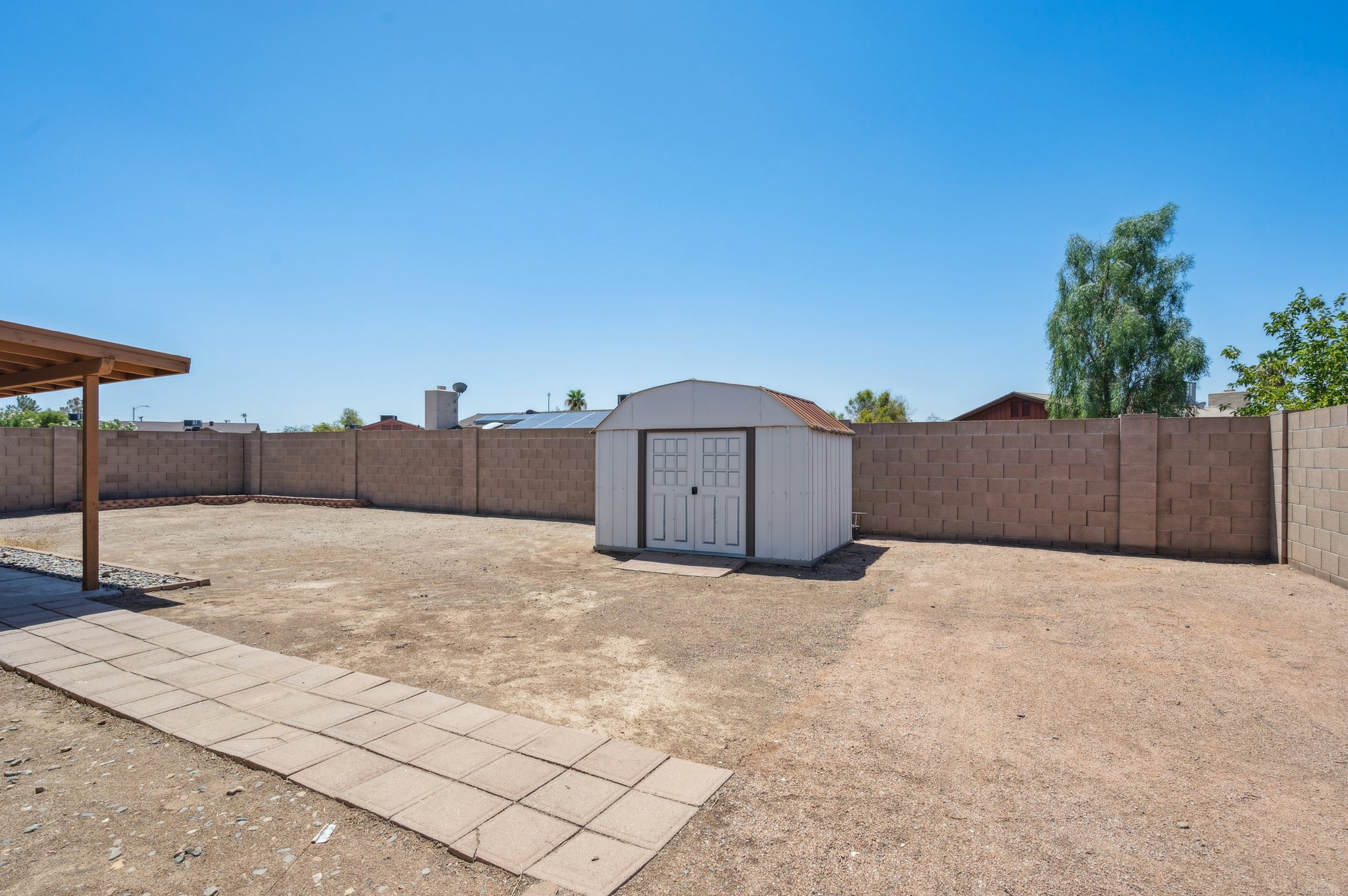3937 W Sweetwater Ave - 026.jpg