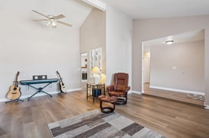 3937 W Sweetwater Ave - 006.jpg