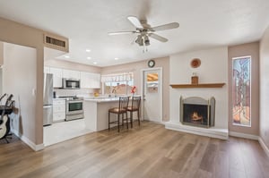 3937 W Sweetwater Ave - 008.jpg