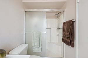3937 W Sweetwater Ave - 019.jpg