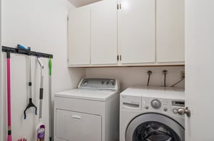 3937 W Sweetwater Ave - 022.jpg