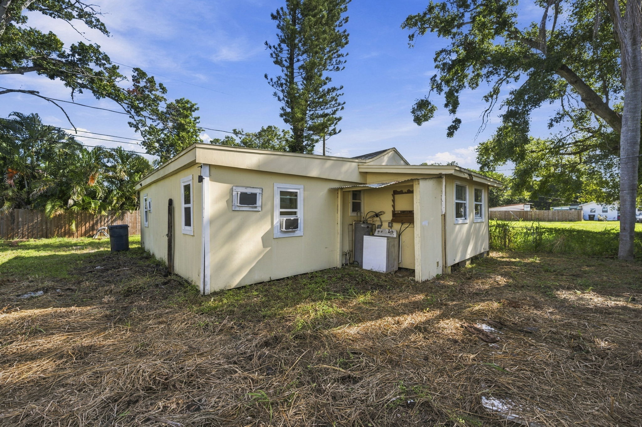 Rear Exteriors (7)