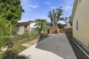 Front Exteriors (5)
