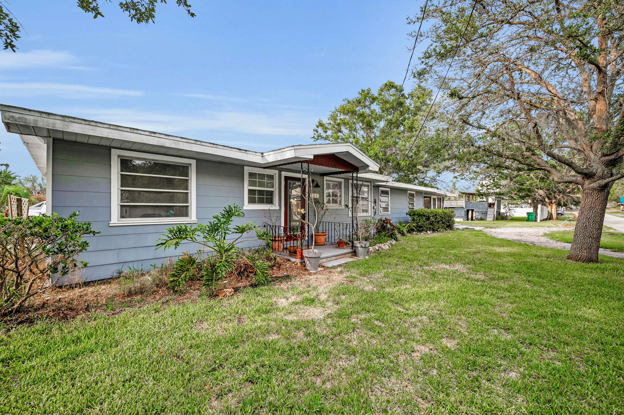 Front Exterior3