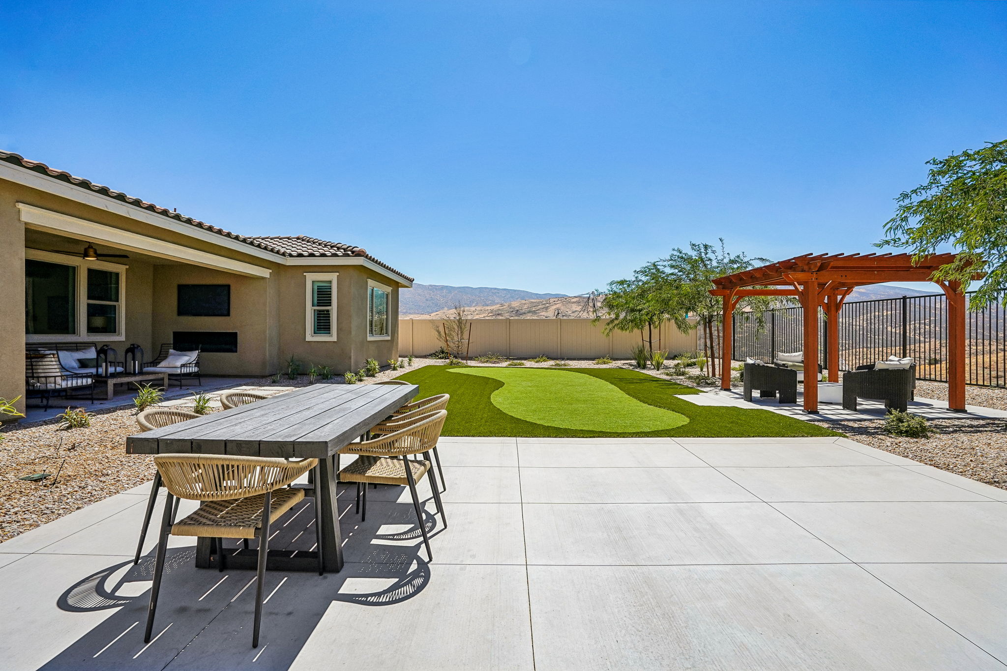 39403 Saddle Dr-S0409-042