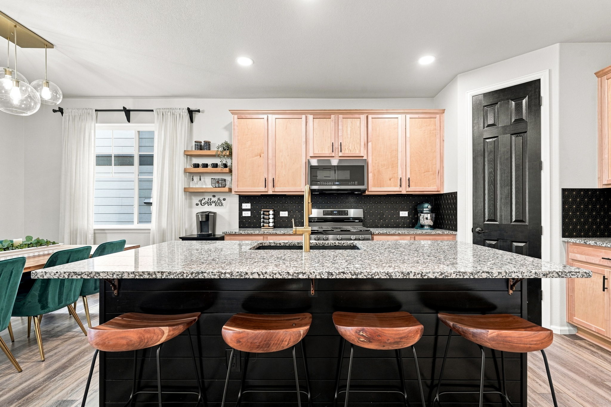  Photo 12