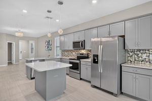 Kitchen 2 of 5