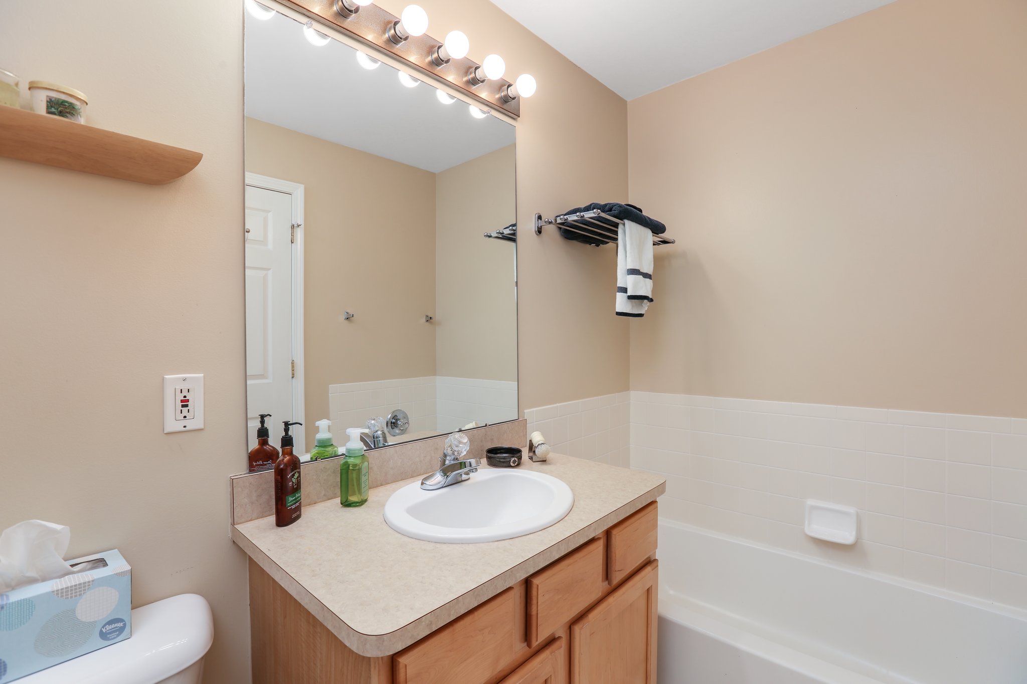  39478 Springwater Dr, Northville, MI 48168, US Photo 21