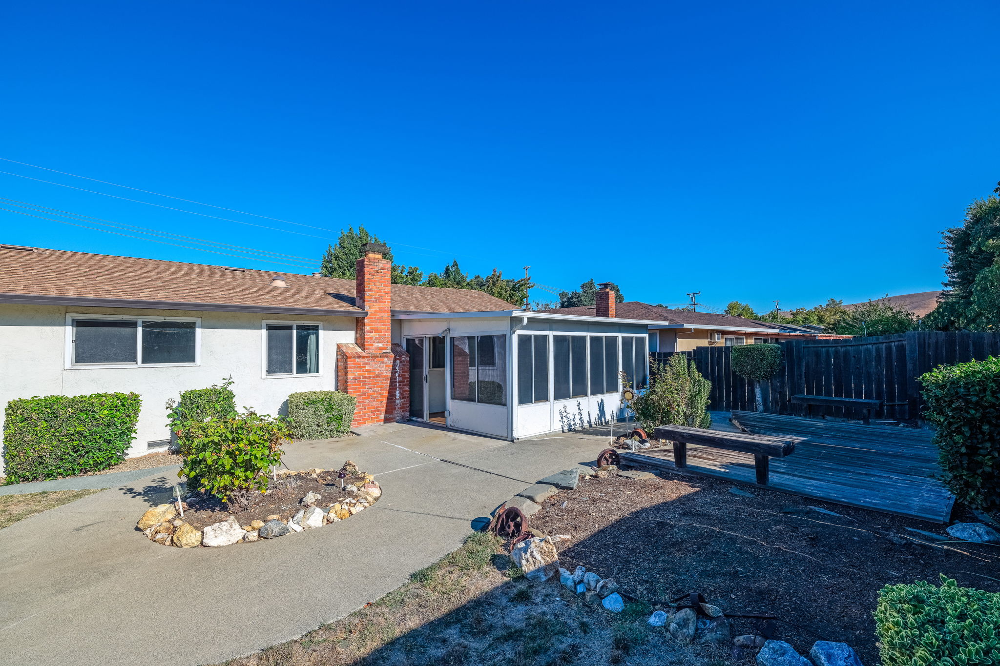  Photo 24