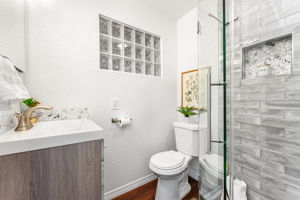  Photo 23
