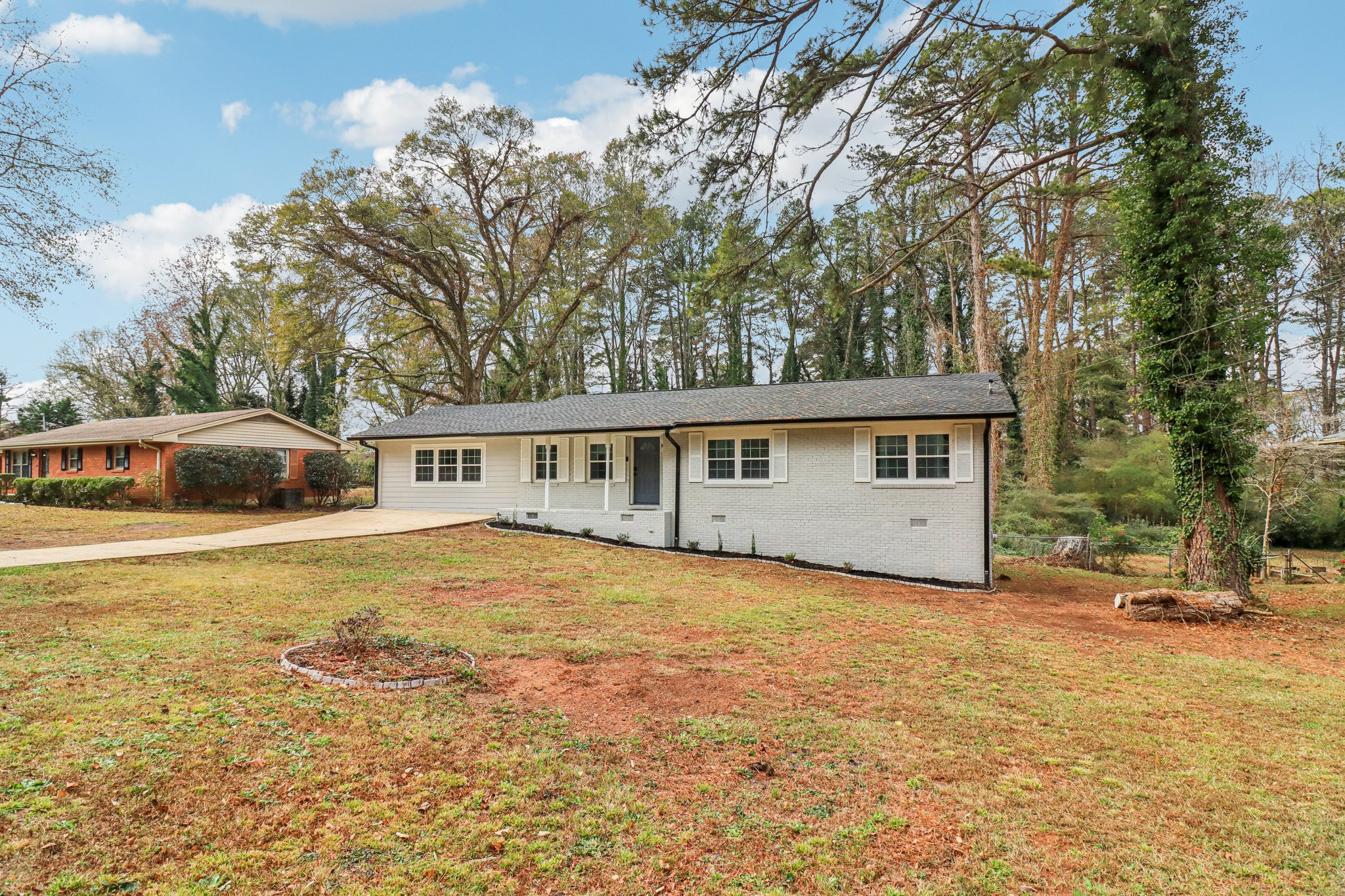 Colchester Dr-S0212-005.jpg