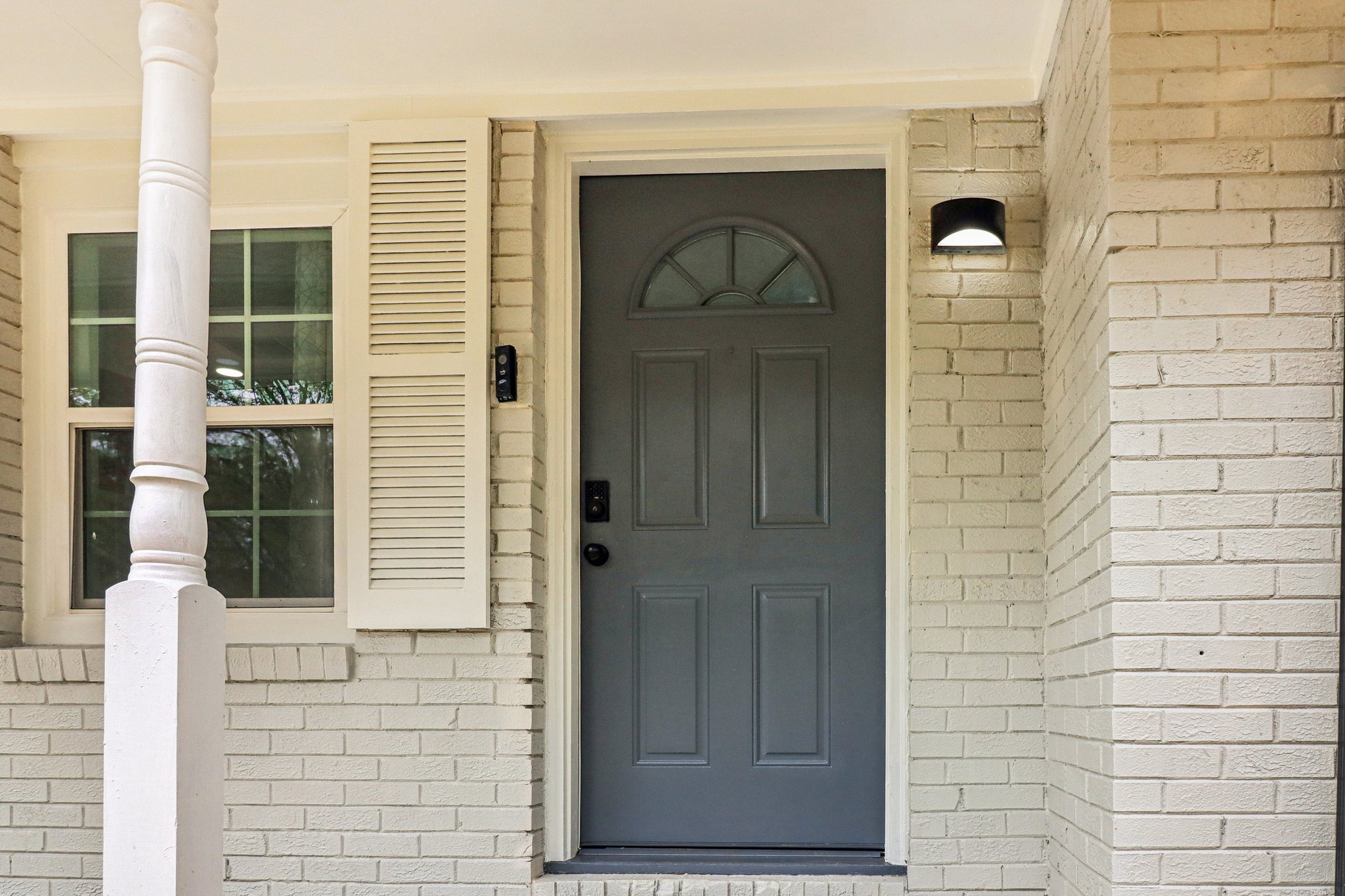 Colchester Dr-S0212-006.jpg