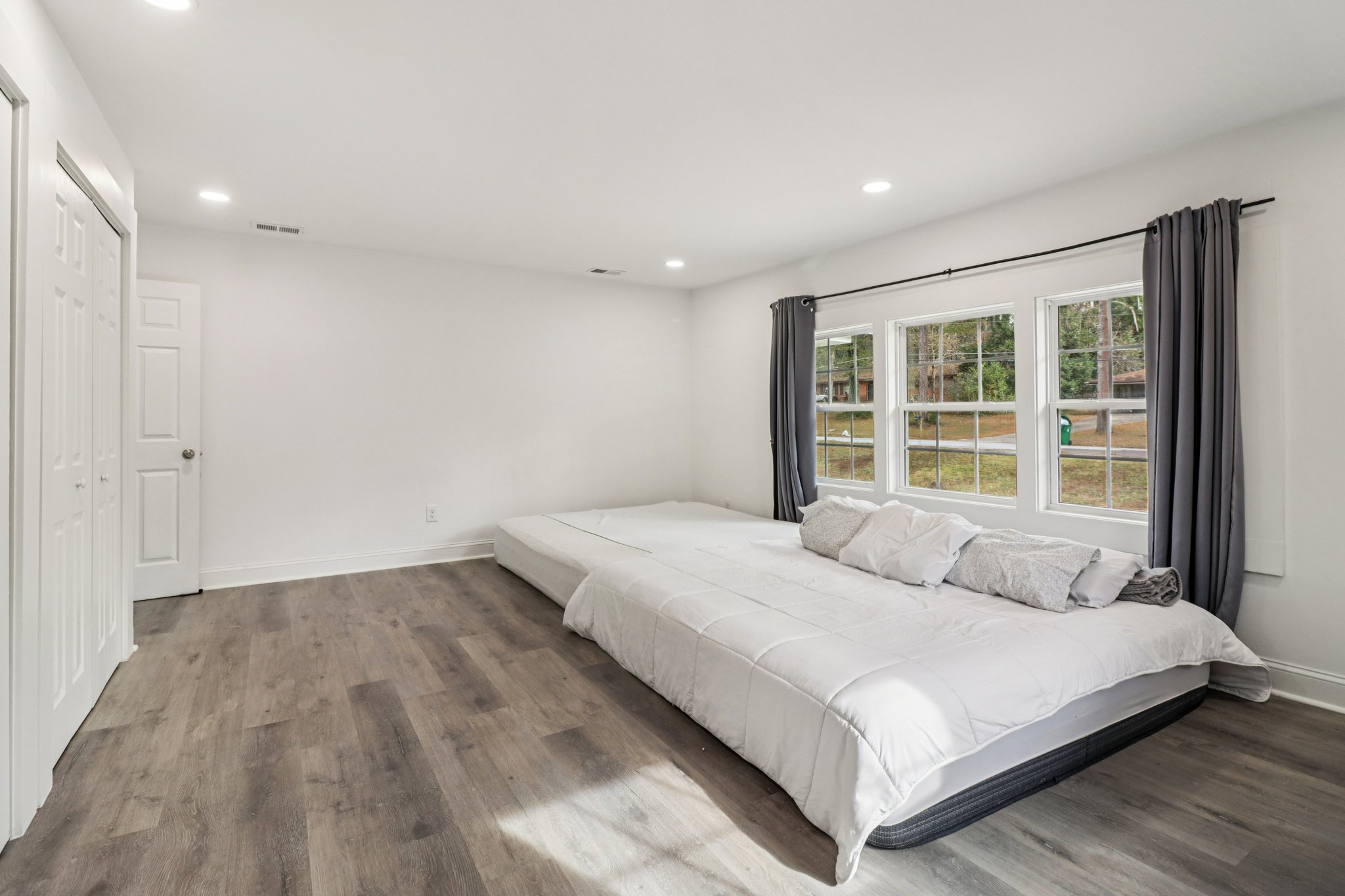 Colchester Dr-S0212-026.jpg