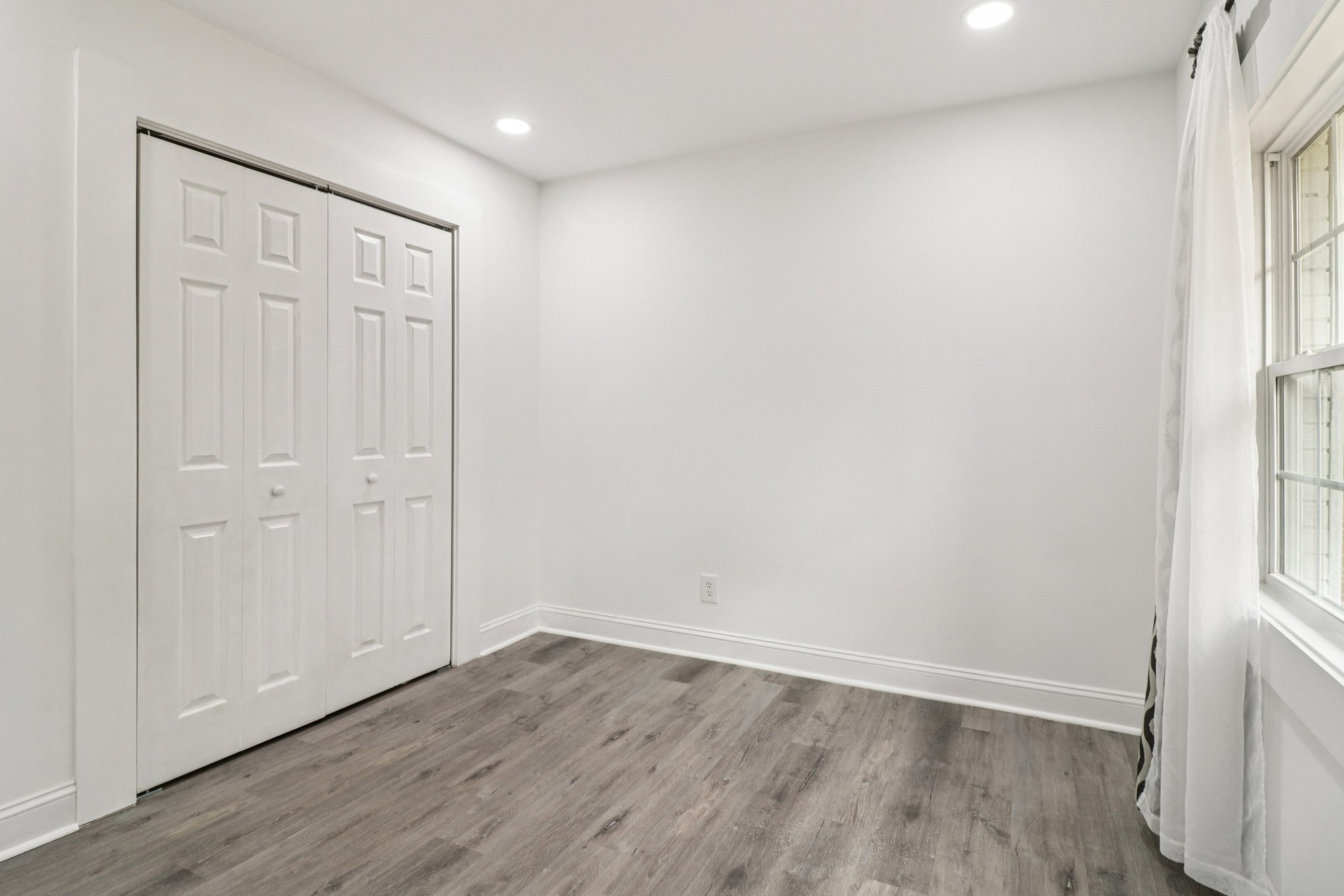 Colchester Dr-S0212-034.jpg