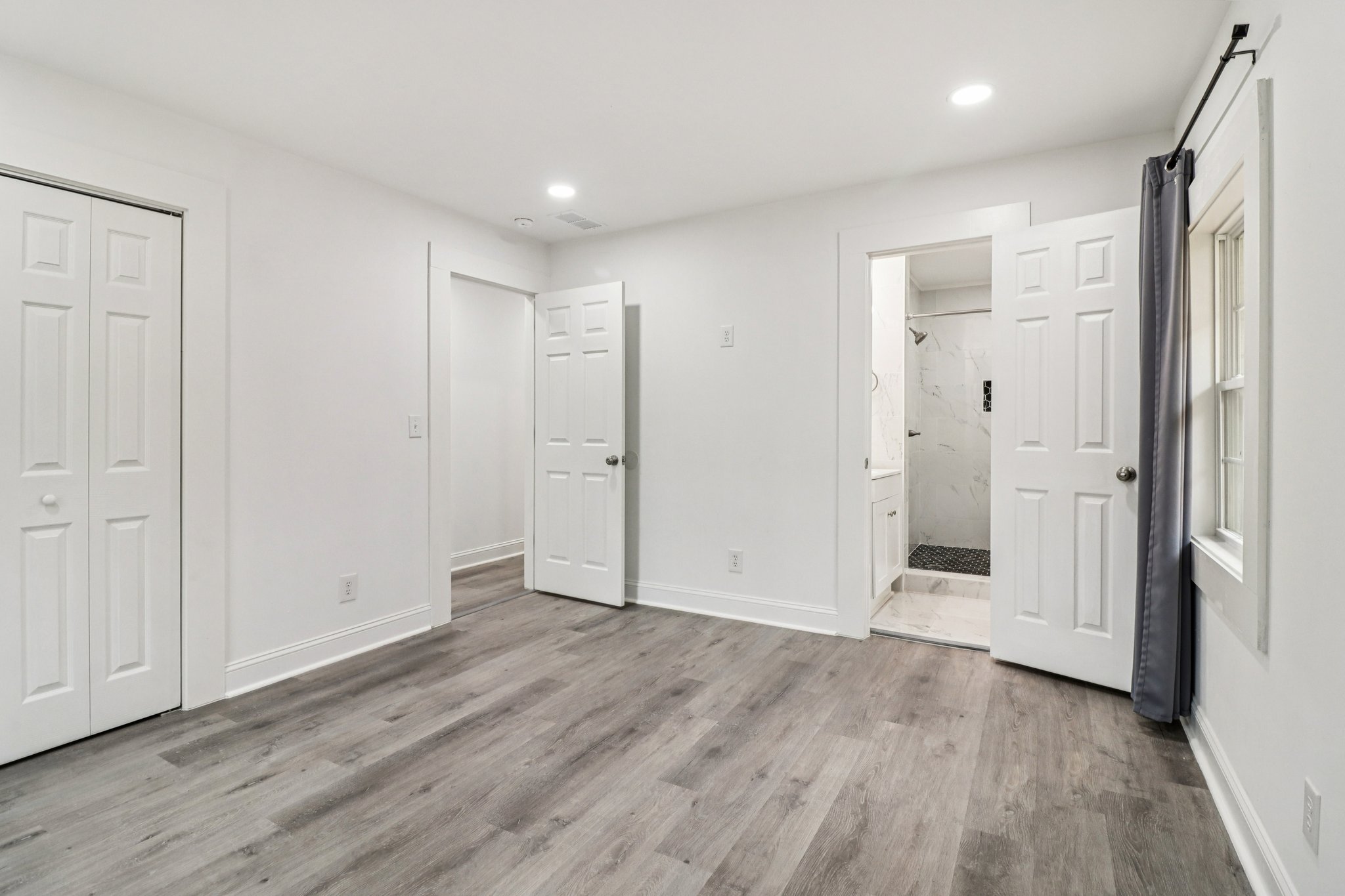 Colchester Dr-S0212-039.jpg