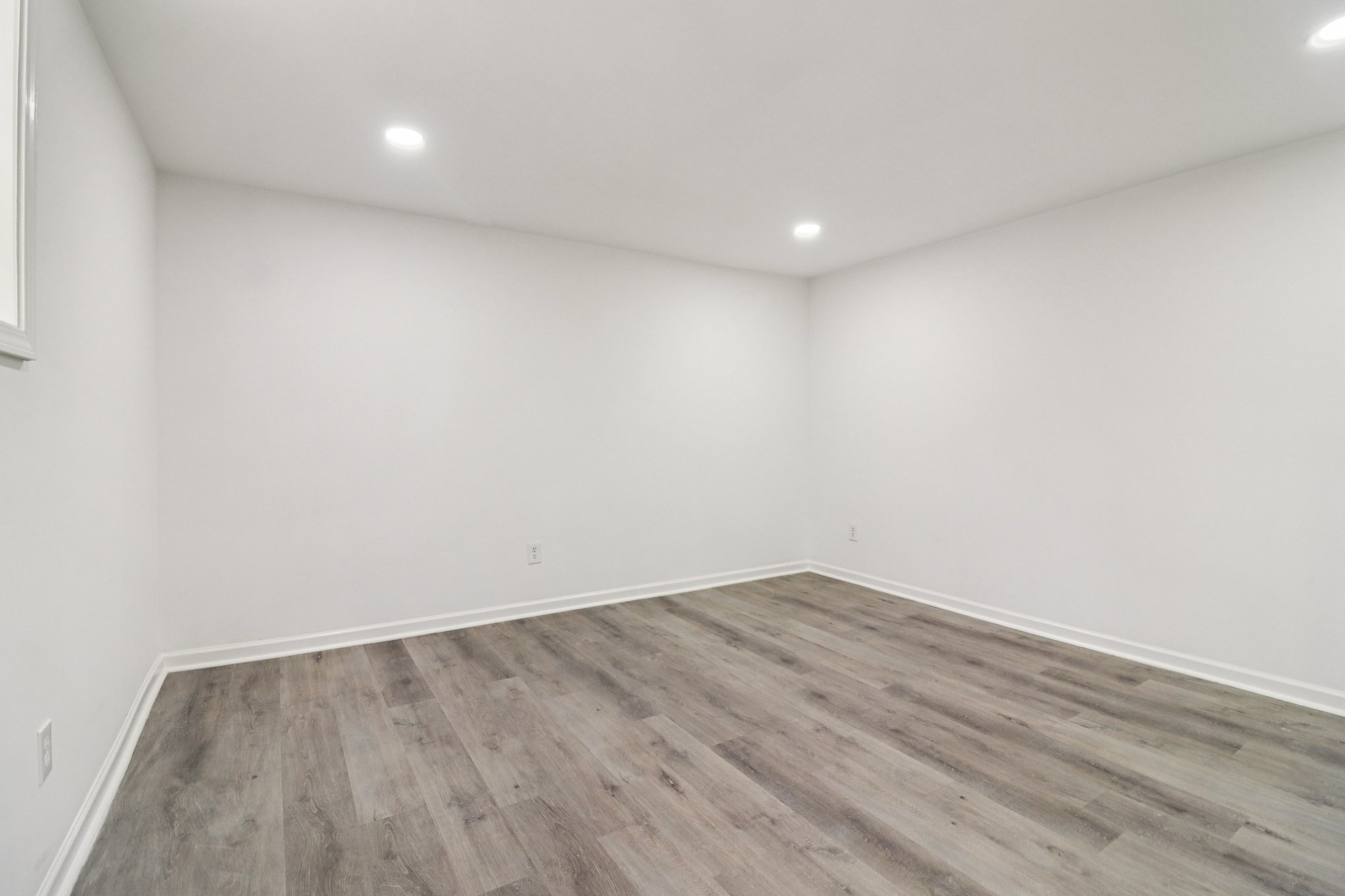 Colchester Dr-S0212-043.jpg