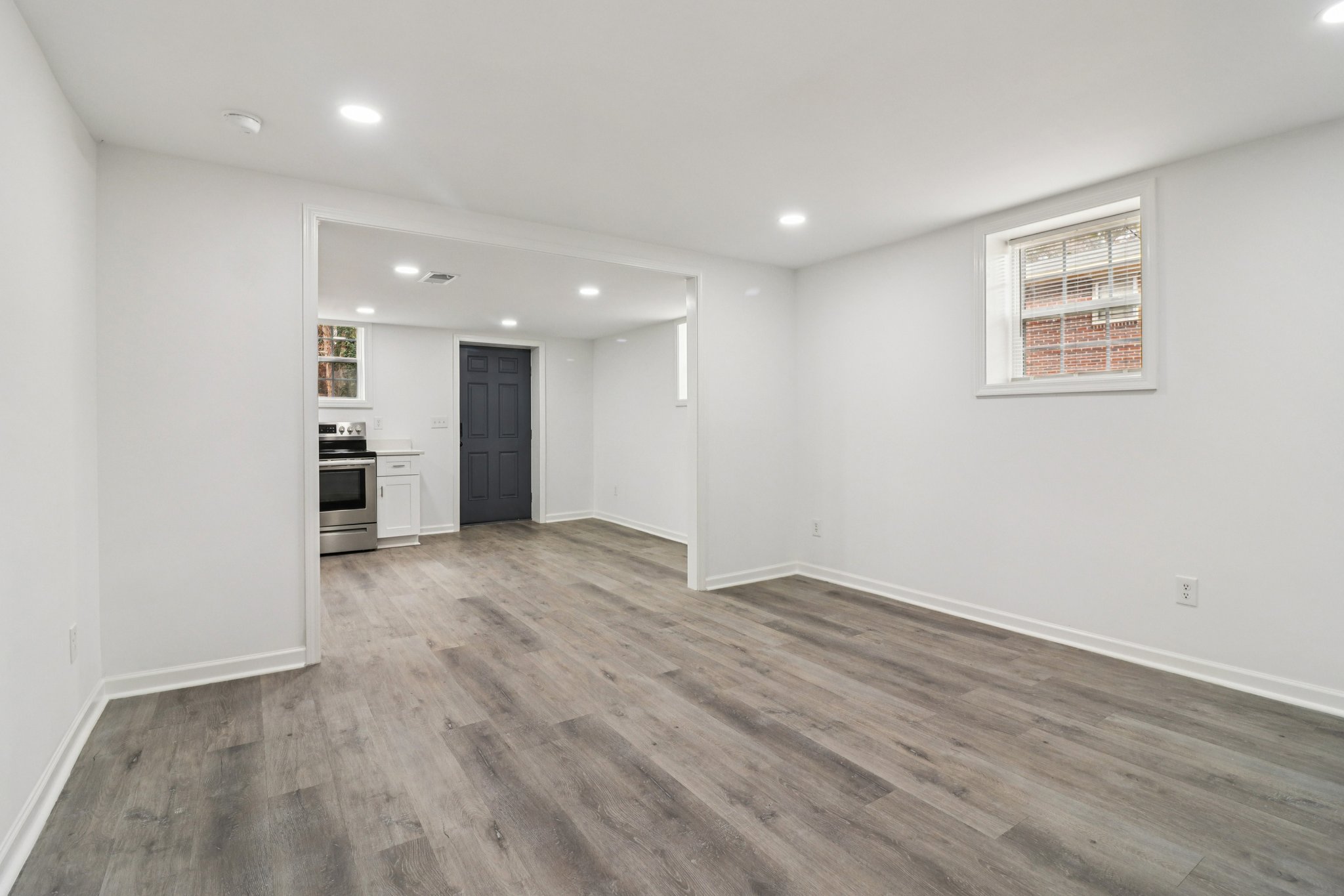 Colchester Dr-S0212-045.jpg