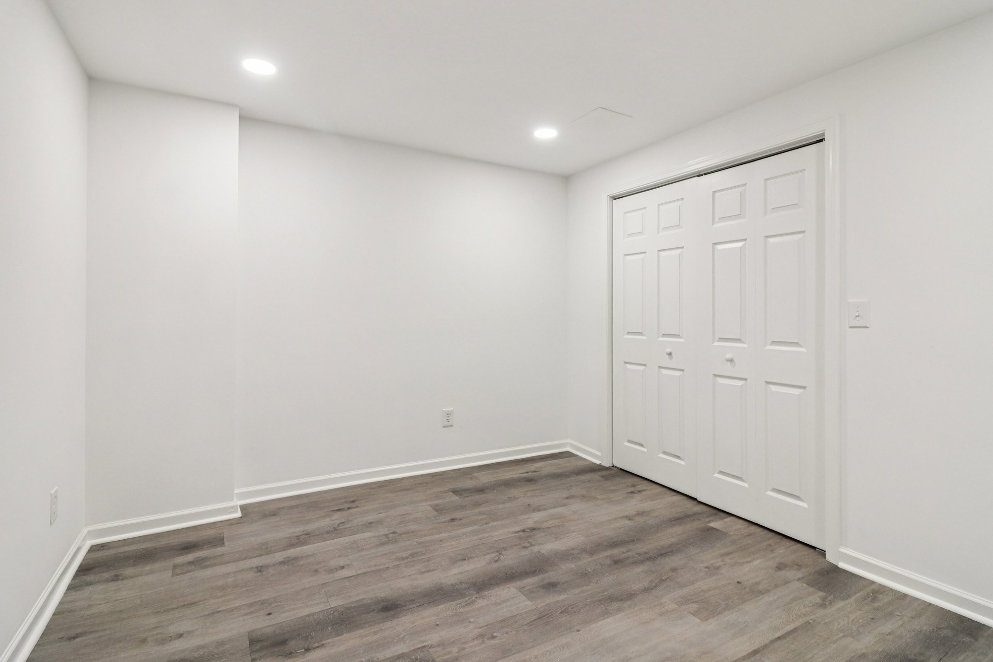 Colchester Dr-S0212-047.jpg