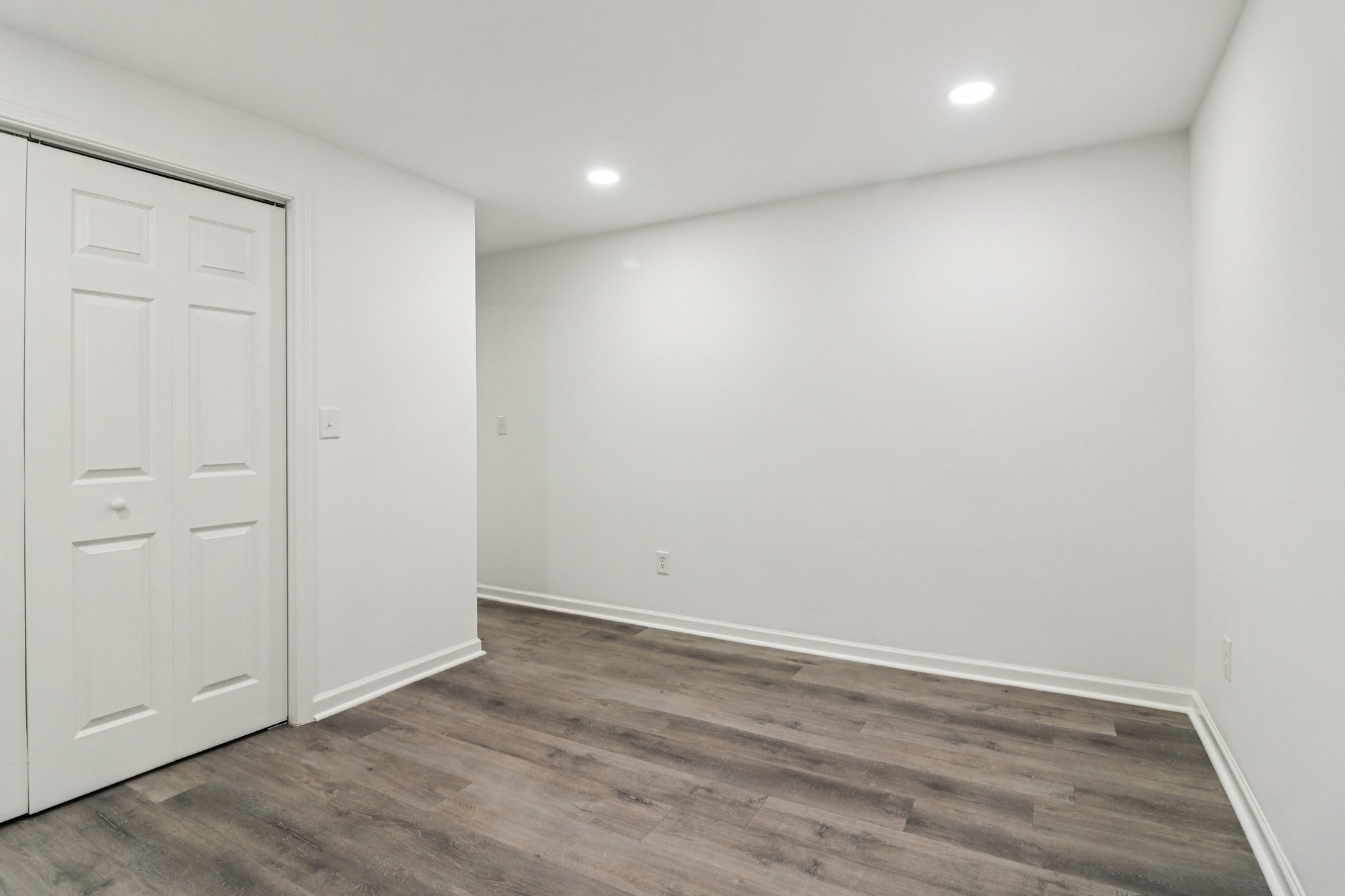 Colchester Dr-S0212-048.jpg